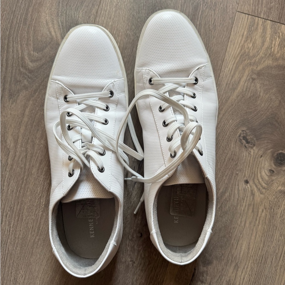 Kenneth Cole White Leather Sneakers